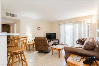 Photo #3: 2455347 Listing