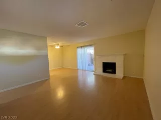 Photo #5: 2455387 Listing 