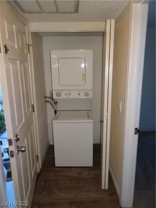 Photo #4: 2455399 Listing 