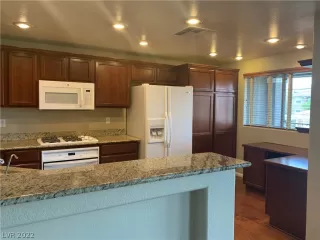 Photo #4: 2455416 Listing 