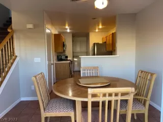 Photo #3: 2455430 Listing