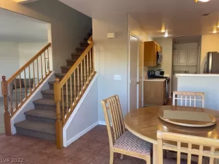 Photo #4: 2455430 Listing