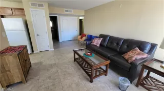 Photo #5: 2455434 Listing 