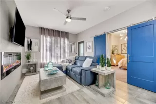 Photo #3: 2455461 Listing