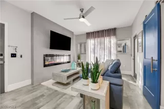 Photo #4: 2455461 Listing