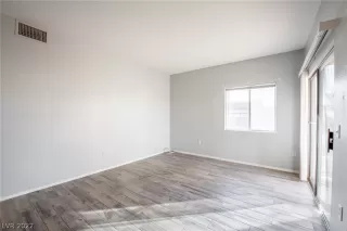 Photo #1: 2455488 Listing 
