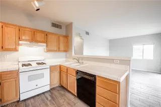 Photo #4: 2455488 Listing 