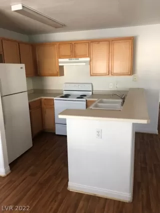 Photo #5: 2455516 Listing 