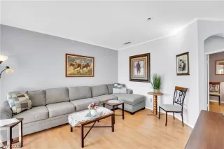 Photo #4: 2455518 Listing