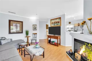 Photo #6: 2455518 Listing