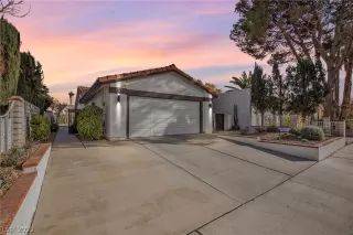 Photo #1: 2455576 Listing