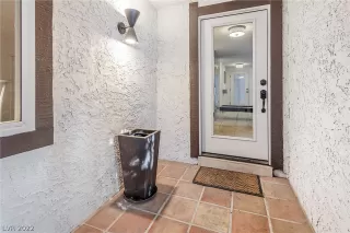 Photo #4: 2455576 Listing