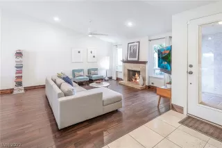 Photo #6: 2455576 Listing