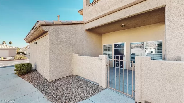 MLS: 2455586 Condo For Sale
