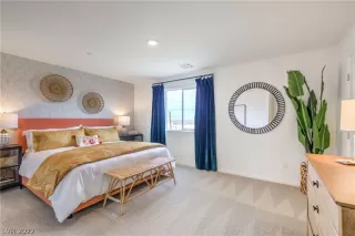 Photo #5: 2455591 Listing