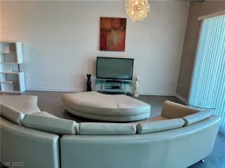 Photo #2: 2455601 Listing 