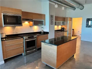 Photo #4: 2455601 Listing 