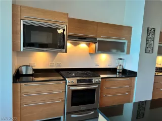 Photo #5: 2455601 Listing 