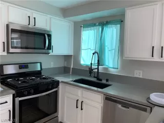 Photo #5: 2455647 Listing 