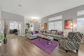 Photo #5: 2455698 Listing 