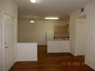 Photo #6: 2455719 Listing 