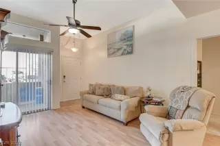 Photo #3: 2455738 Listing