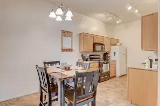 Photo #6: 2455738 Listing