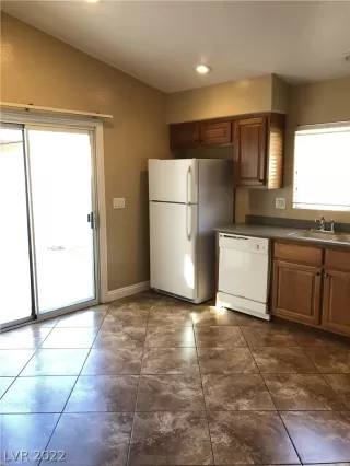 Photo #3: 2455760 Listing 