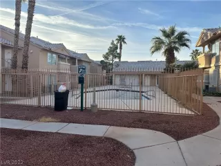 Photo #3: 2455823 Listing 