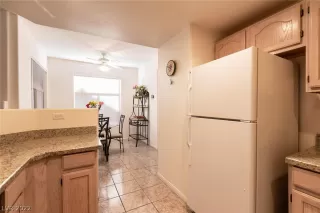 Photo #6: 2455824 Listing