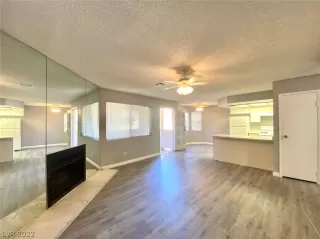 Photo #3: 2455835 Listing 