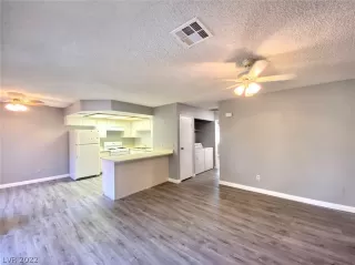 Photo #4: 2455835 Listing 