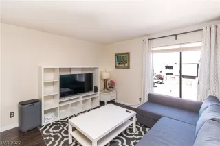 Photo #6: 2455848 Listing 