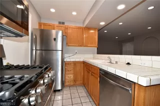 Photo #3: 2455858 Listing 