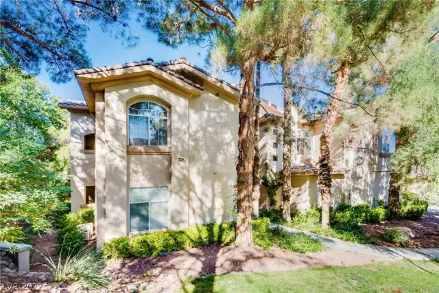 MLS: 2455875 Condo For Sale