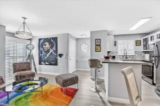 Photo #3: 2455876 Listing 