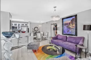 Photo #6: 2455876 Listing 
