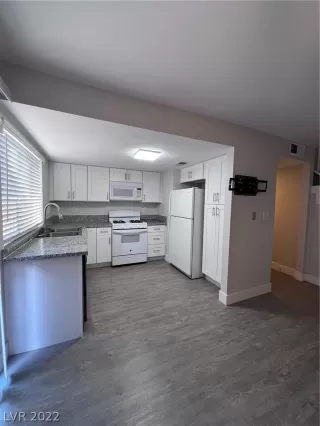 Photo #6: 2455909 Listing 