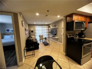 Photo #2: 2455951 Listing