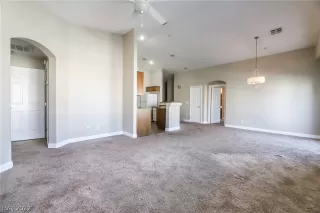 Photo #5: 2455972 Listing 