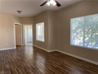 Photo #2: 2456003 Listing 