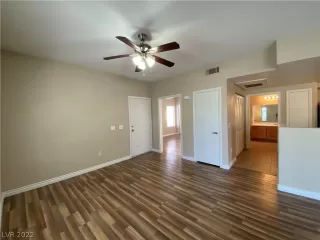 Photo #4: 2456003 Listing 