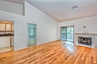 Photo #5: 2456016 Listing 