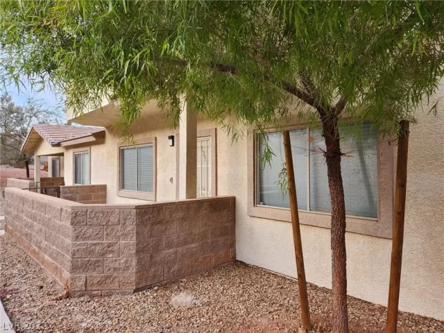 MLS: 2456031 Condo For Sale