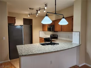 Photo #3: 2456031 Listing 