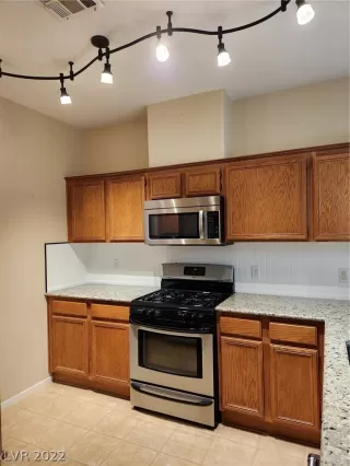 Photo #5: 2456031 Listing 