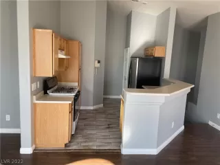 Photo #3: 2456059 Listing 