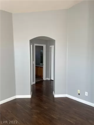 Photo #6: 2456059 Listing 