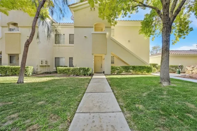 MLS: 2456062 Condo For Sale