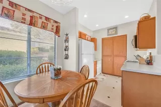 Photo #5: 2456062 Listing 